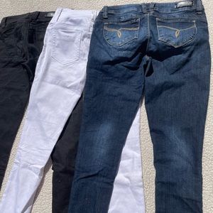 ❣️❤️ Bundle of 3 Size 5 Butt lift Jeans ❤️❣️